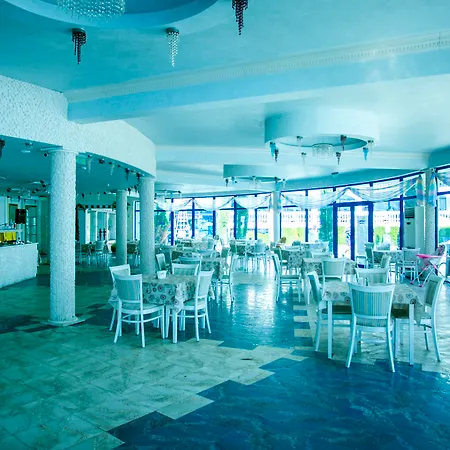 Hotel Chaika 3*
