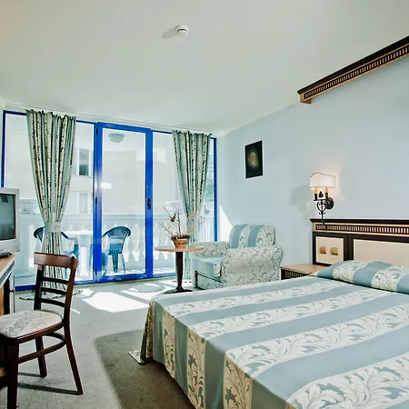Hotel Chaika 3*