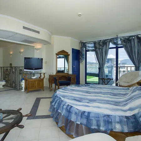 Hotel Chaika 3*